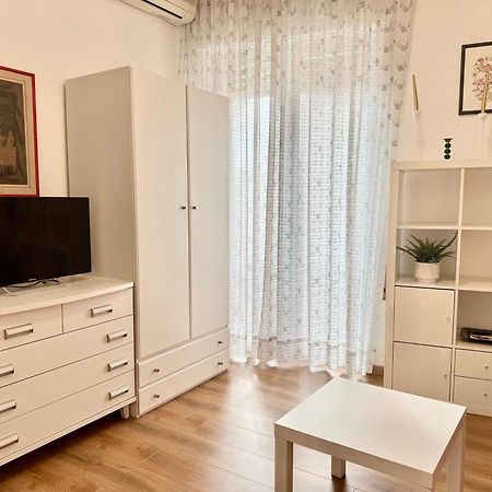 5 Min Da Metro San Paolo Apartment Rome Bagian luar foto