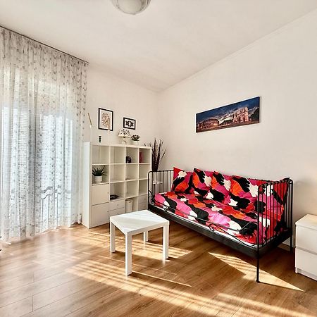 5 Min Da Metro San Paolo Apartment Rome Bagian luar foto